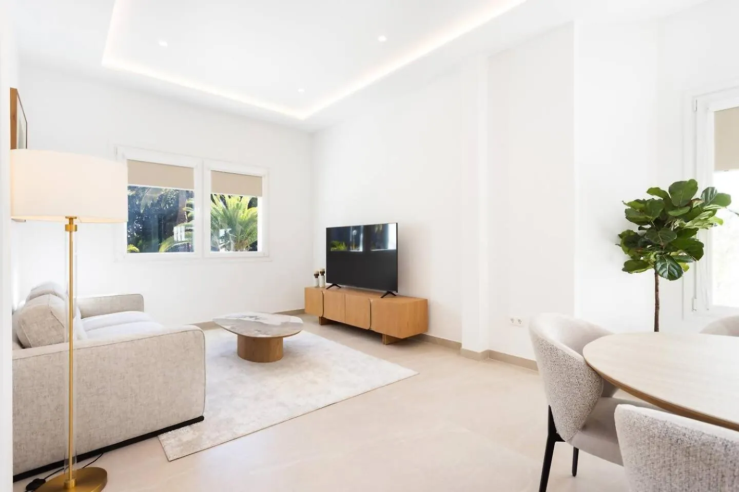 Sunnyland Luxury Villa Santacruz